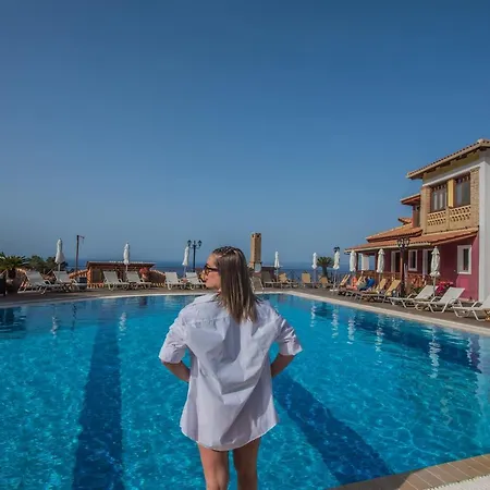 Sea View Village 4*