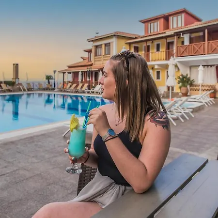 Aparthotel Sea View Village