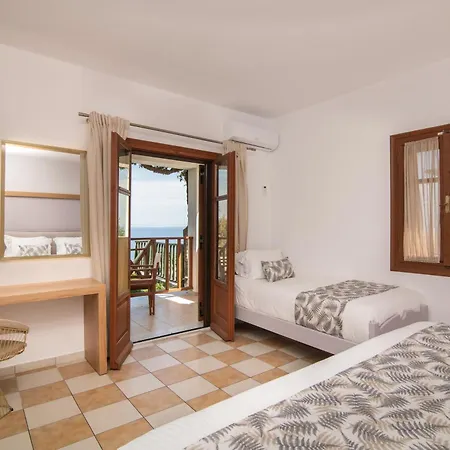 アパートホテル Sea View Village 4*
